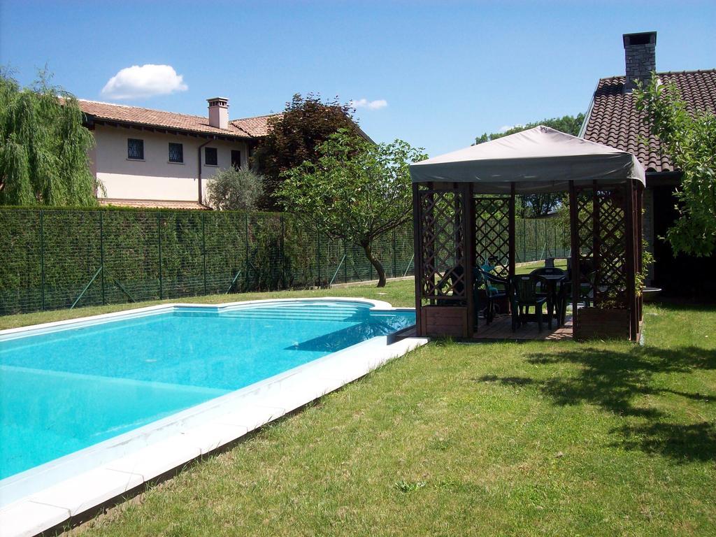 B&B Il Ciliegio Lomnago Luaran gambar